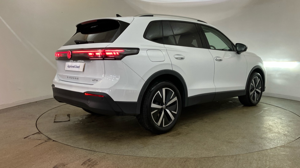 Volkswagen Tiguan 1.5 eTSI 150 Match 5dr DSG Petrol Estate - Image 33