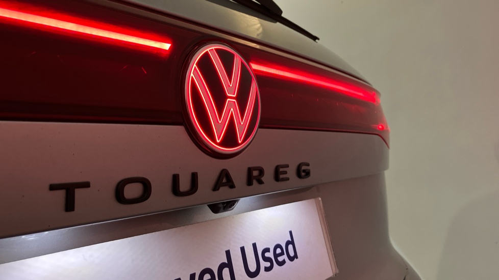 Volkswagen Touareg 3.0 V6 TDI 4Motion 286 Black Edition 5dr Tip Auto Diesel Estate - Image 35