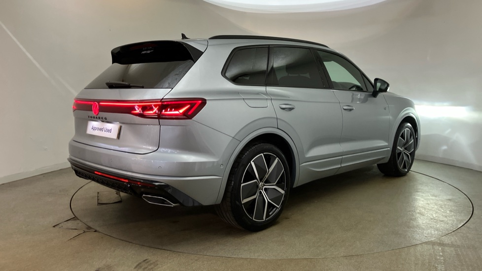 Volkswagen Touareg 3.0 V6 TDI 4Motion 286 Black Edition 5dr Tip Auto Diesel Estate - Image 41