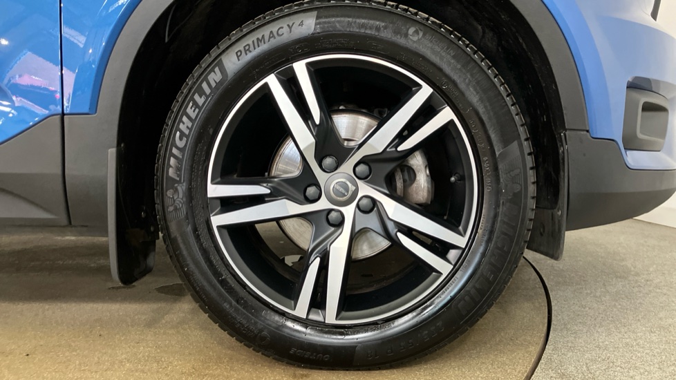 Volvo XC40 1.5 T3 [163] R DESIGN 5dr Geartronic Petrol Estate - Image 5