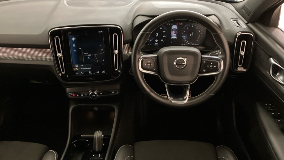 Volvo XC40 1.5 T3 [163] R DESIGN 5dr Geartronic Petrol Estate - Image 9