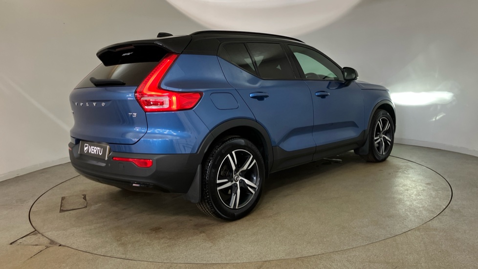 Volvo XC40 1.5 T3 [163] R DESIGN 5dr Geartronic Petrol Estate - Image 31