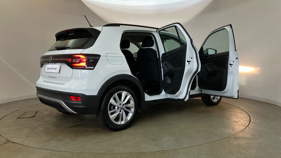 Volkswagen T-Cross 1.0 TSI 110 SE 5dr Petrol Estate - Image 45