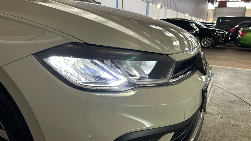 Volkswagen Polo 1.0 Life 5dr Petrol Hatchback - Image 38