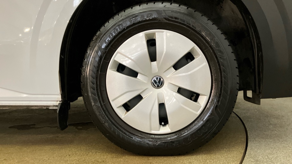 Volkswagen Transporter T28 Lwb Diesel 2.0 TDI 110 Commerce Plus Van [5 Plus] - Image 5