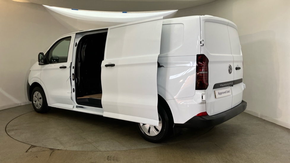Volkswagen Transporter T28 Lwb Diesel 2.0 TDI 110 Commerce Plus Van [5 Plus] - Image 42