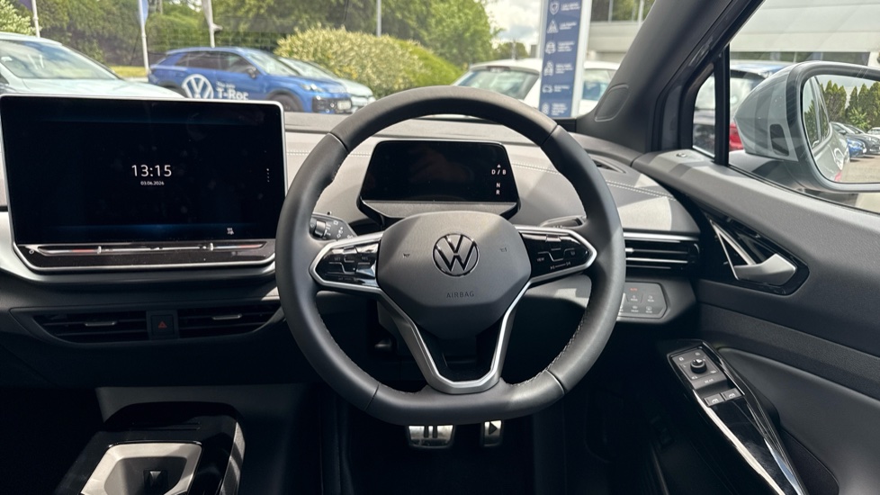 Volkswagen ID.4 210kW Match Pro 77kWh 5dr Auto Electric Estate - Image 10