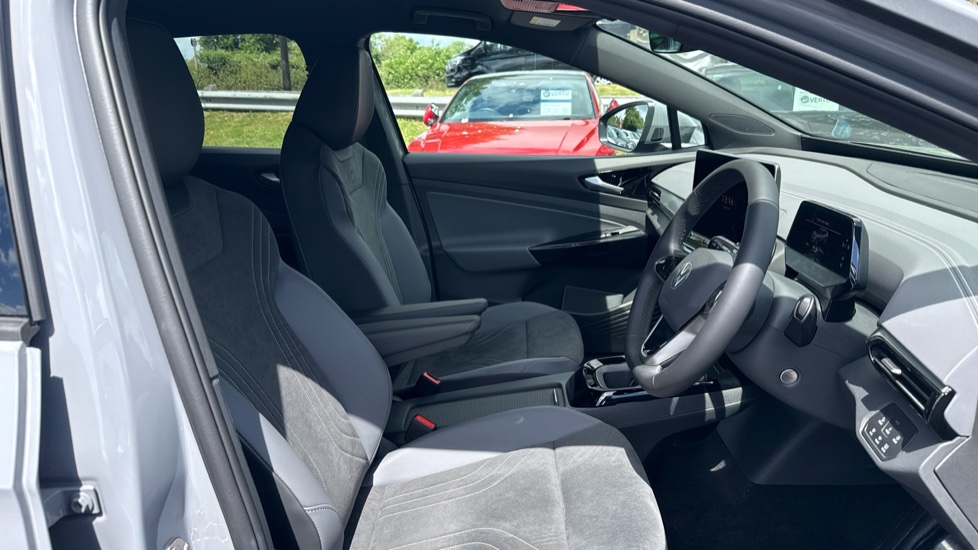 Volkswagen ID.4 210kW Match Pro 77kWh 5dr Auto Electric Estate - Image 15