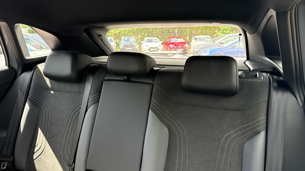 Volkswagen ID.4 210kW Match Pro 77kWh 5dr Auto Electric Estate - Image 16
