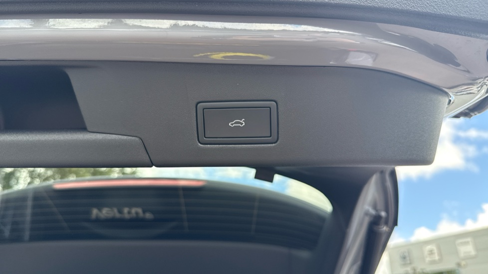 Volkswagen ID.4 210kW Match Pro 77kWh 5dr Auto Electric Estate - Image 30
