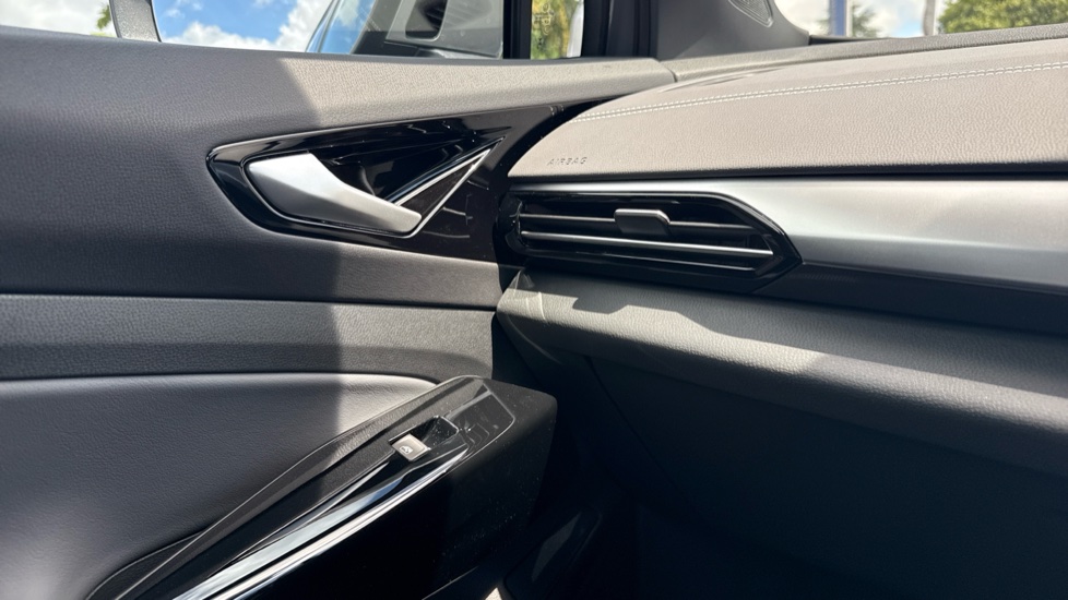 Volkswagen ID.4 210kW Match Pro 77kWh 5dr Auto Electric Estate - Image 36