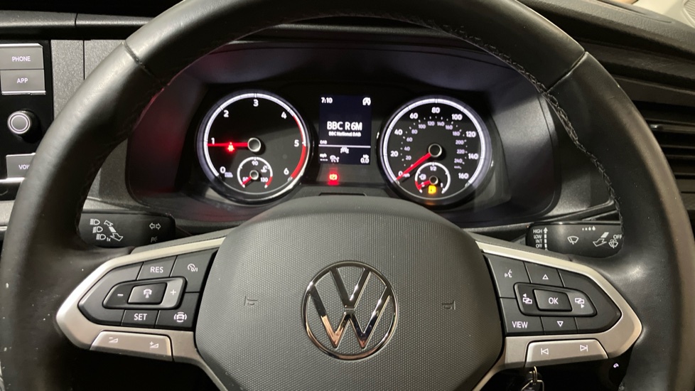 Volkswagen Transporter T28 Swb Diesel 2.0 TDI 110 Highline Van - Image 10