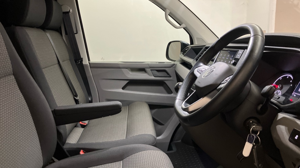 Volkswagen Transporter T28 Swb Diesel 2.0 TDI 110 Highline Van - Image 15