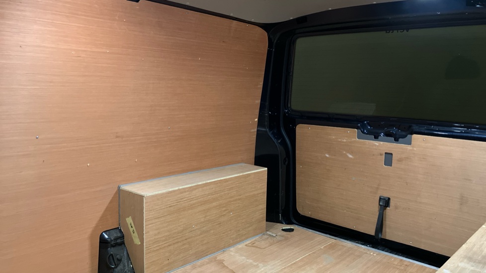Volkswagen Transporter T28 Swb Diesel 2.0 TDI 110 Highline Van - Image 23