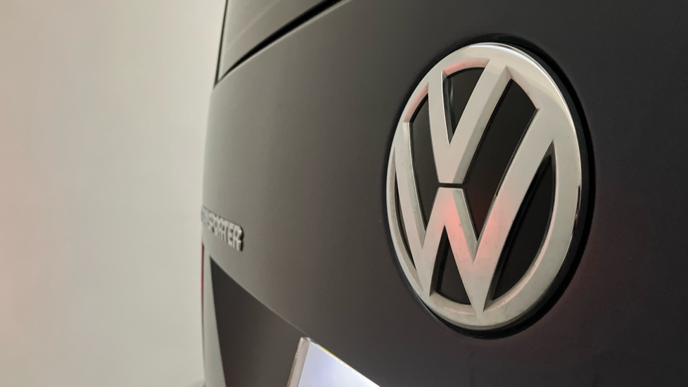 Volkswagen Transporter T28 Swb Diesel 2.0 TDI 110 Highline Van - Image 25