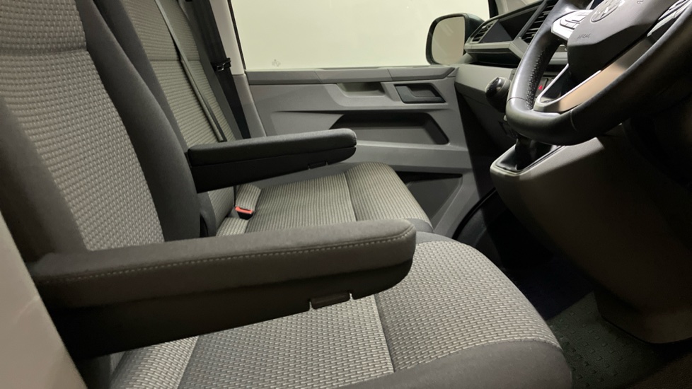 Volkswagen Transporter T28 Swb Diesel 2.0 TDI 110 Highline Van - Image 31