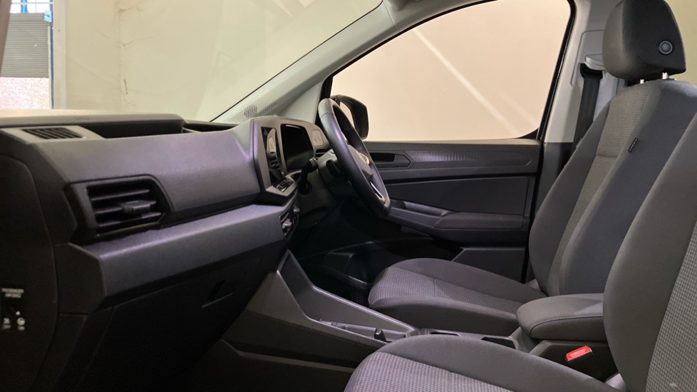 Volkswagen Caddy California Maxi 1.5 TSI 5dr DSG Petrol Estate - Image 23