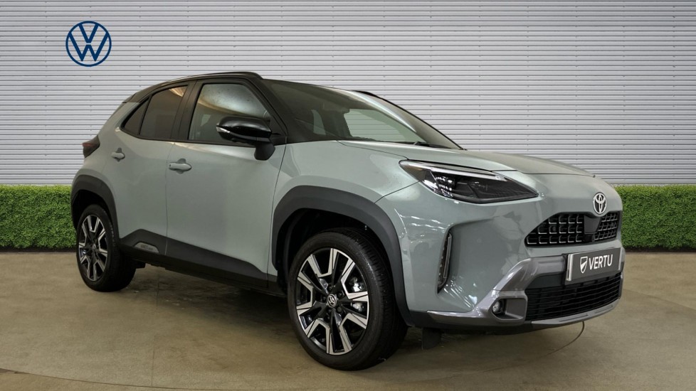 Toyota Yaris Cross 1.5 Hybrid 130 Premiere Edition 5dr CVT Hybrid Estate - Image 1