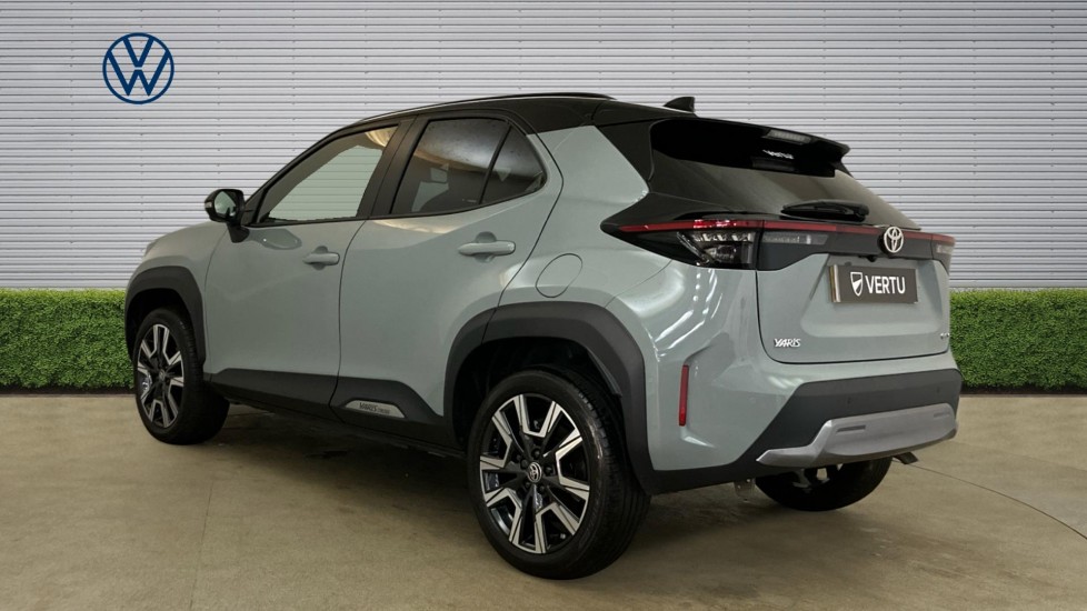 Toyota Yaris Cross 1.5 Hybrid 130 Premiere Edition 5dr CVT Hybrid Estate - Image 3