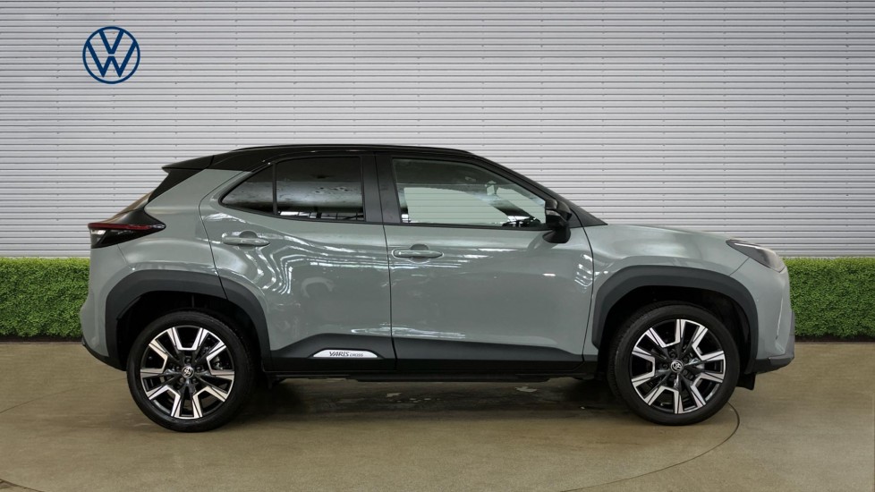 Toyota Yaris Cross 1.5 Hybrid 130 Premiere Edition 5dr CVT Hybrid Estate - Image 4