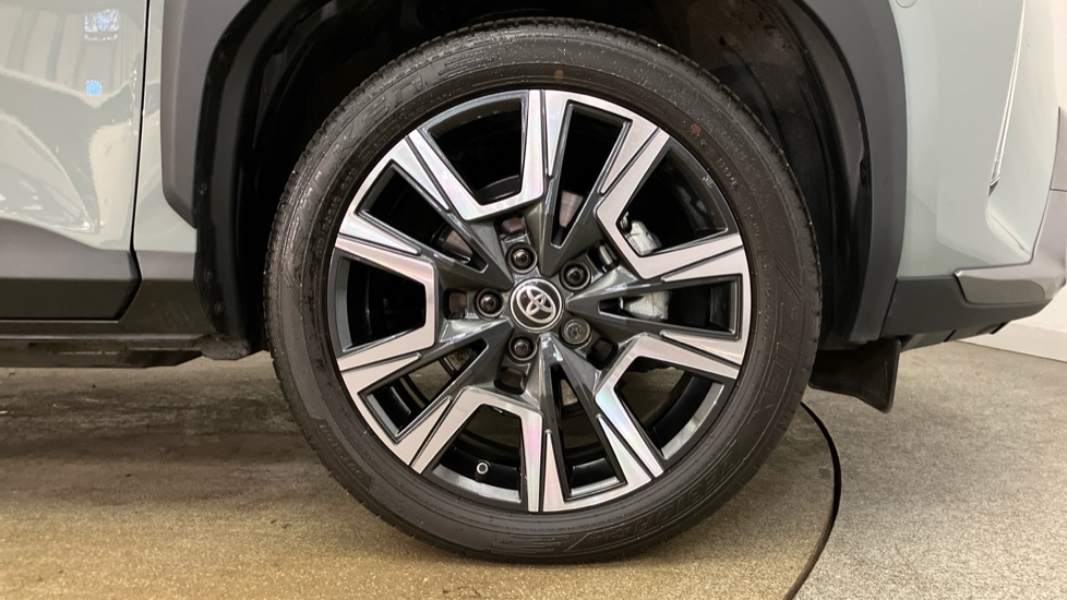 Toyota Yaris Cross 1.5 Hybrid 130 Premiere Edition 5dr CVT Hybrid Estate - Image 5