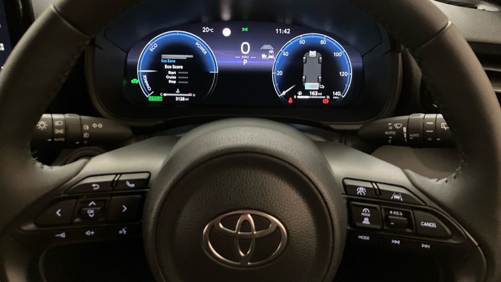 Toyota Yaris Cross 1.5 Hybrid 130 Premiere Edition 5dr CVT Hybrid Estate - Image 10