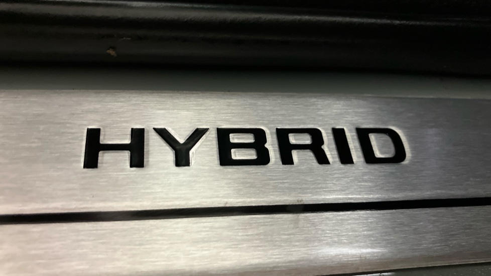 Toyota Yaris Cross 1.5 Hybrid 130 Premiere Edition 5dr CVT Hybrid Estate - Image 25