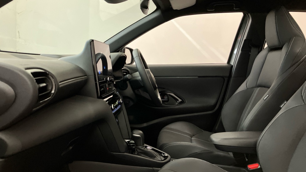 Toyota Yaris Cross 1.5 Hybrid 130 Premiere Edition 5dr CVT Hybrid Estate - Image 26