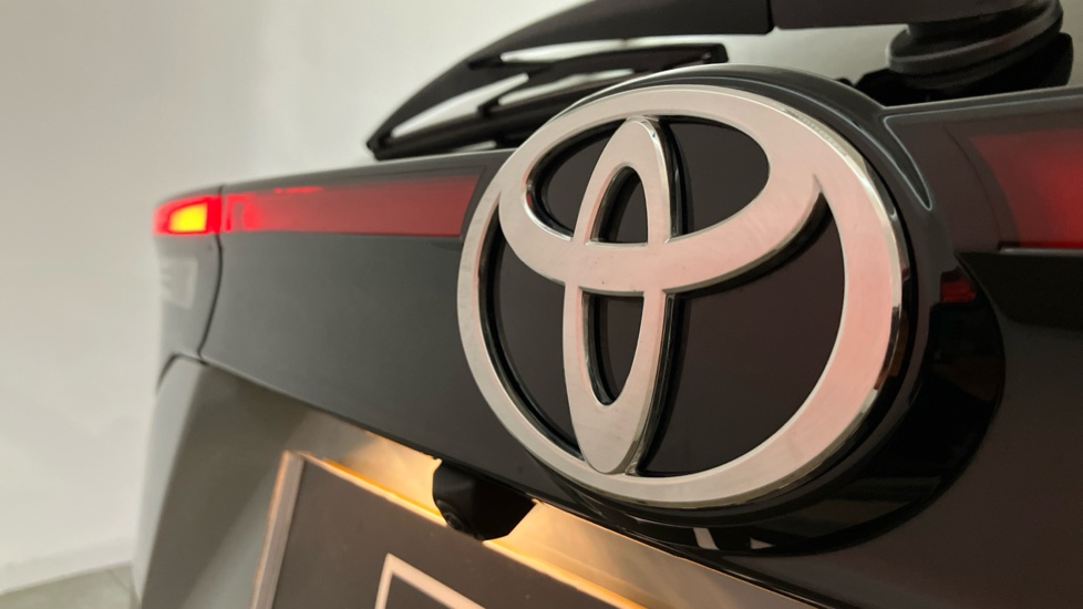 Toyota Yaris Cross 1.5 Hybrid 130 Premiere Edition 5dr CVT Hybrid Estate - Image 28