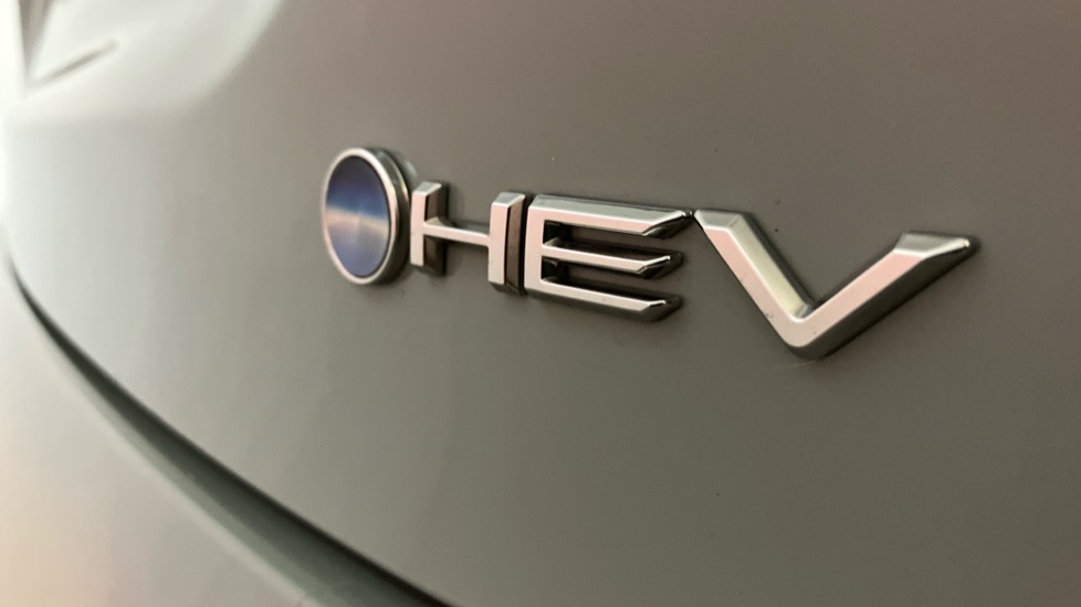 Toyota Yaris Cross 1.5 Hybrid 130 Premiere Edition 5dr CVT Hybrid Estate - Image 29