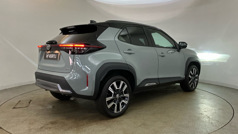 Toyota Yaris Cross 1.5 Hybrid 130 Premiere Edition 5dr CVT Hybrid Estate - Image 37