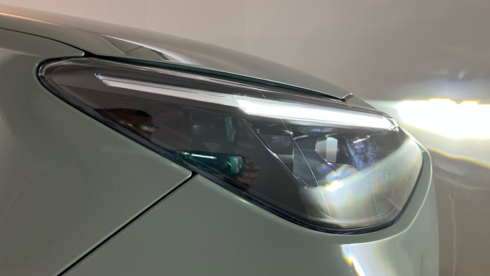 Toyota Yaris Cross 1.5 Hybrid 130 Premiere Edition 5dr CVT Hybrid Estate - Image 39