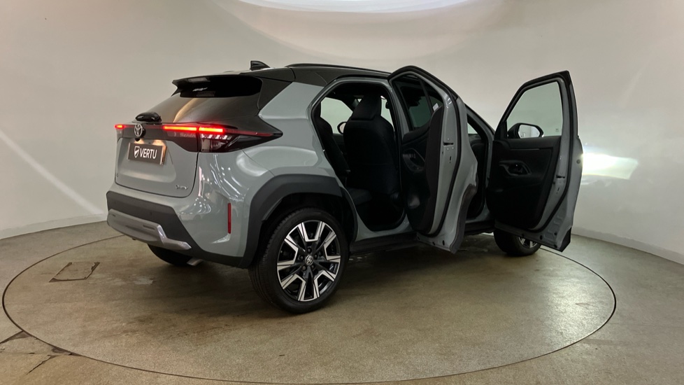 Toyota Yaris Cross 1.5 Hybrid 130 Premiere Edition 5dr CVT Hybrid Estate - Image 45