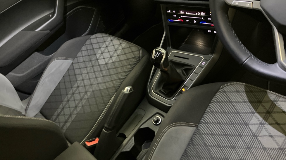 Volkswagen Polo 1.0 TSI R-Line 5dr Petrol Hatchback - Image 14