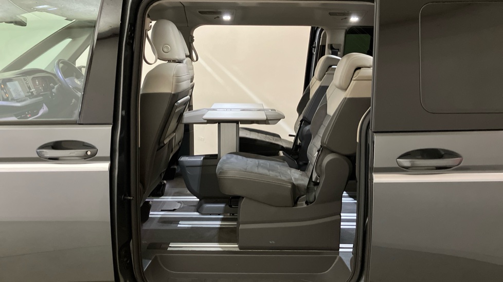 Volkswagen Multivan 2.0 TSI Style 5dr LWB DSG Petrol Estate - Image 27