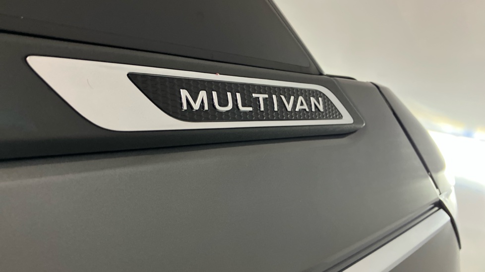 Volkswagen Multivan 2.0 TSI Style 5dr LWB DSG Petrol Estate - Image 37