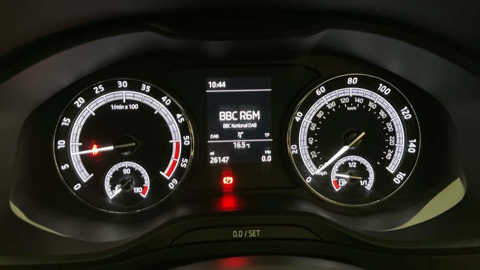 Skoda Karoq 1.6 TDI SE 5dr Diesel Estate - Image 11