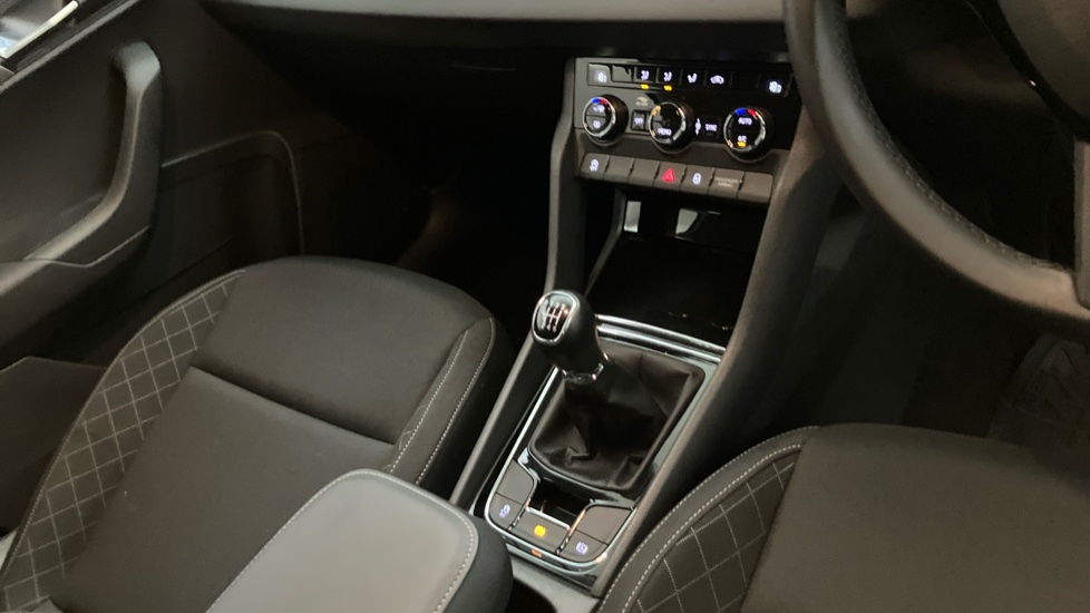 Skoda Karoq 1.6 TDI SE 5dr Diesel Estate - Image 14