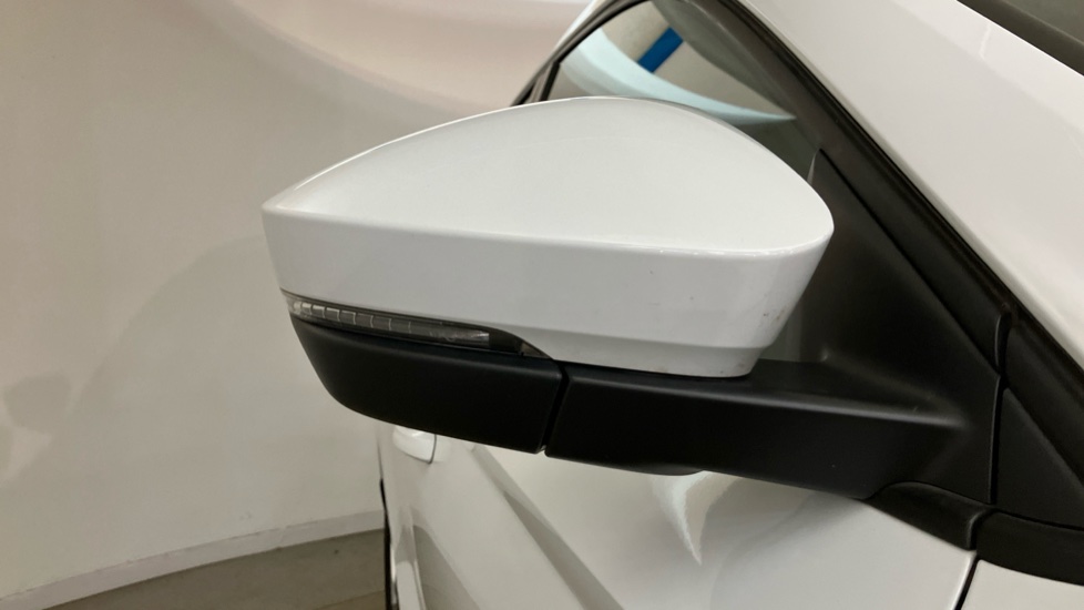 Skoda Karoq 1.6 TDI SE 5dr Diesel Estate - Image 29