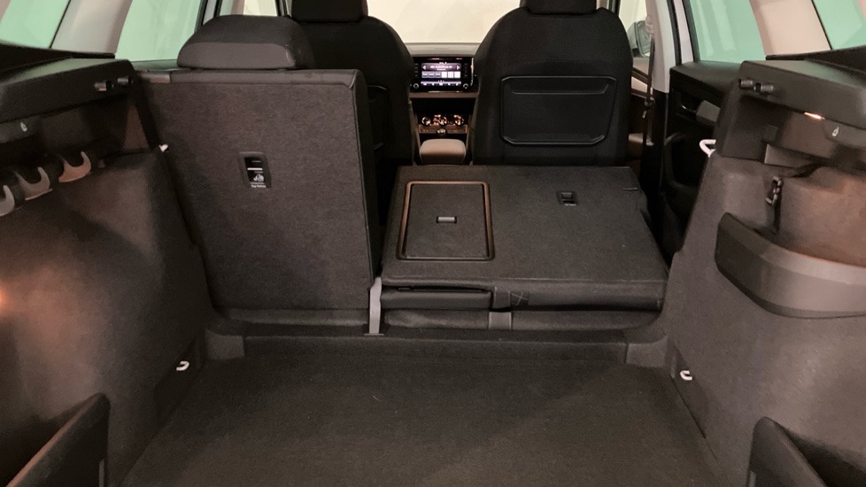 Skoda Karoq 1.6 TDI SE 5dr Diesel Estate - Image 36