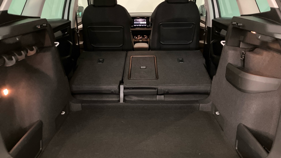 Skoda Karoq 1.6 TDI SE 5dr Diesel Estate - Image 37