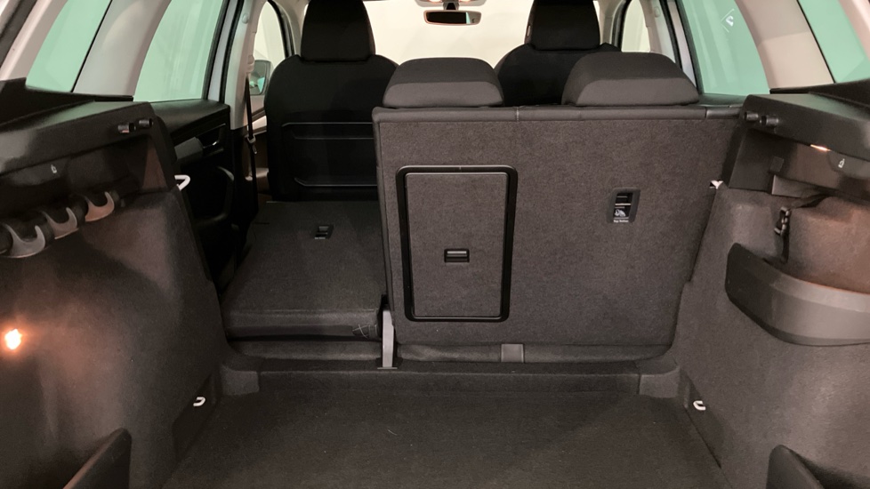 Skoda Karoq 1.6 TDI SE 5dr Diesel Estate - Image 38