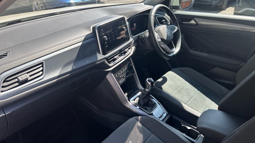 Volkswagen T-Roc 1.5 TSI Style 5dr Petrol Hatchback - Image 2