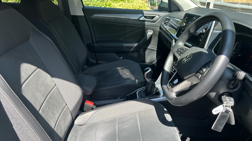 Volkswagen T-Roc 1.5 TSI Style 5dr Petrol Hatchback - Image 15