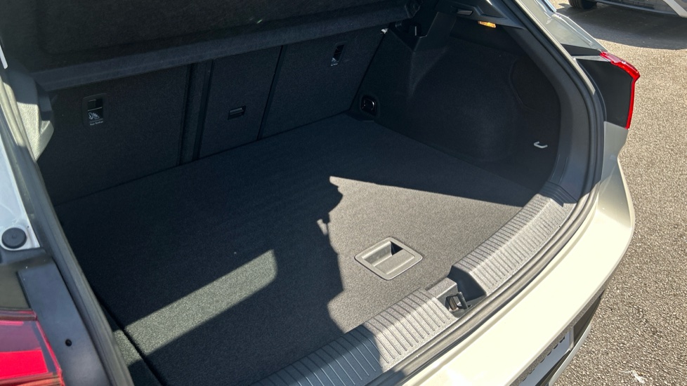Volkswagen T-Roc 1.5 TSI Style 5dr Petrol Hatchback - Image 27