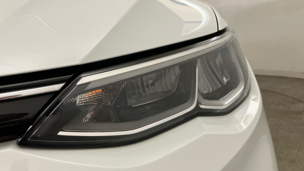 Volkswagen Golf 1.5 TSI Life 5dr Petrol Hatchback - Image 28