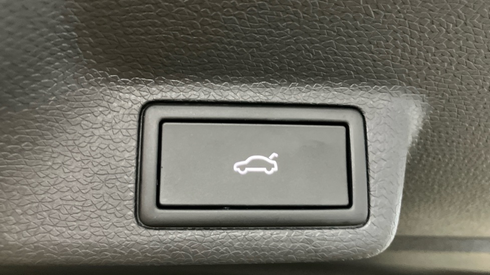 Volkswagen ID. Buzz 250kW GTX Pro 79kWh 5dr 4MOTION Auto Electric Estate - Image 39