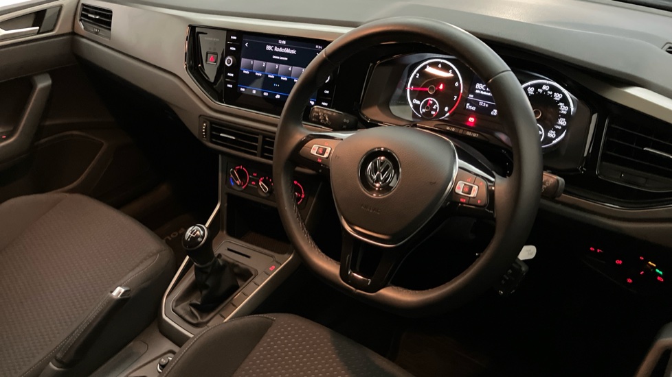 Volkswagen Polo 1.0 TSI 95 SE 5dr Petrol Hatchback - Image 6