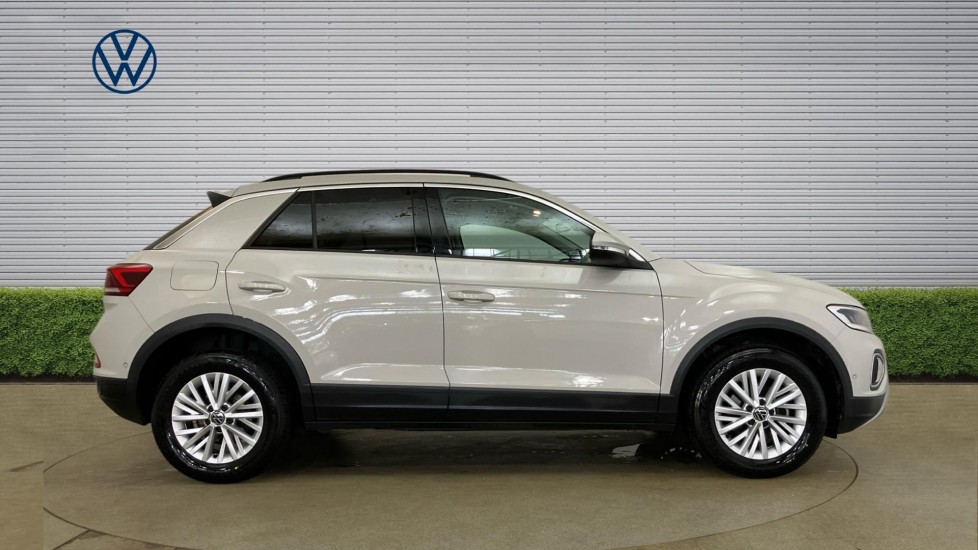 Volkswagen T-Roc 1.0 TSI Life 5dr Petrol Hatchback - Image 4
