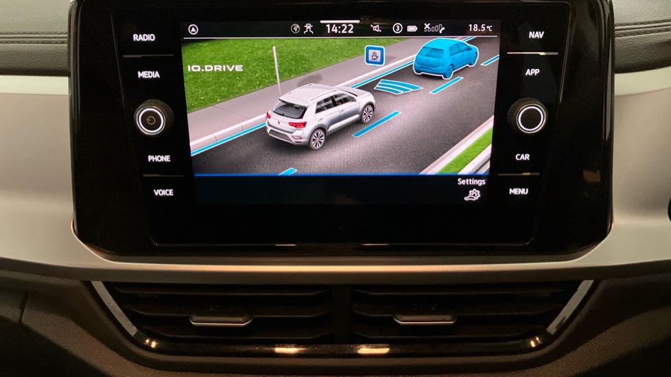 Volkswagen T-Roc 1.0 TSI Life 5dr Petrol Hatchback - Image 32
